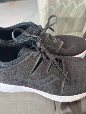 Saucony Men’s Charcoal Gray Low-Profile Lace-Up Sneakers